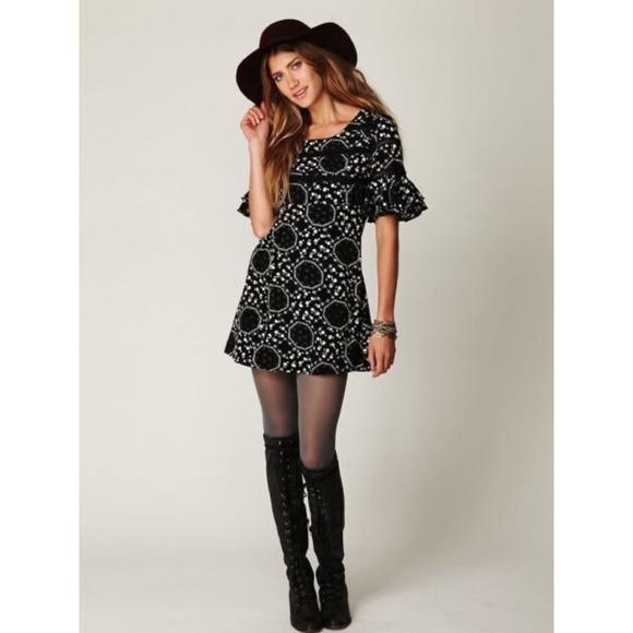 Free People | Women | Geo Garden Black White Floral Mini Shift Dress | Size 2 - Picture 13 of 15